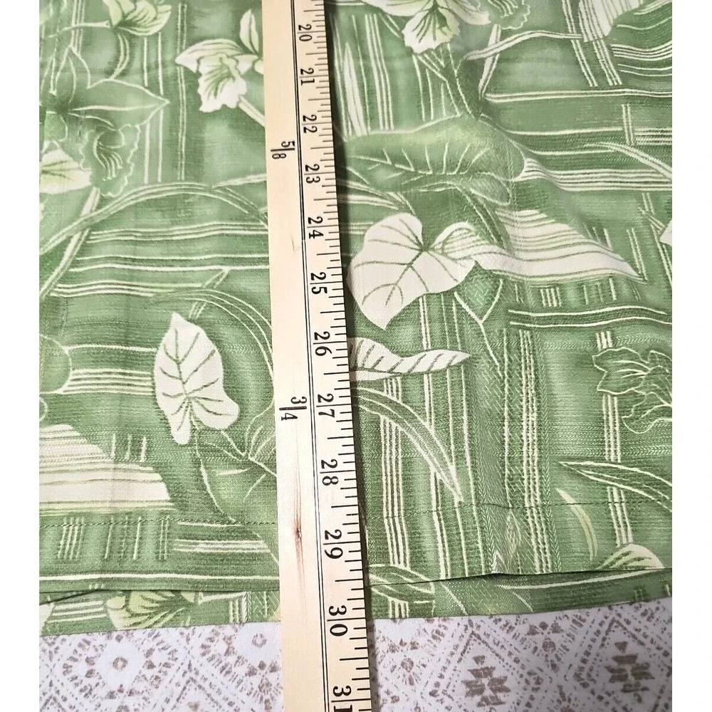 Tommy Bahama Hawaiian Short Sleeve Shirt Floral 100% Silk Men's Size M Aloha